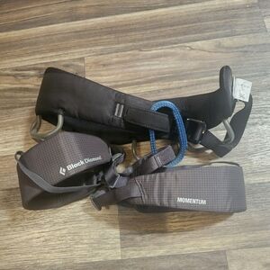 Black Diamond Momentum Climbing Harness - Small 27"-30"